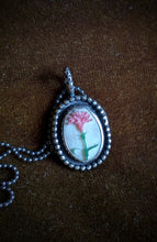 Load image into Gallery viewer, Flower Cameo Necklace