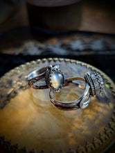 Load image into Gallery viewer, Anew : Skullie Shaker Ring : Labradorite Size 7
