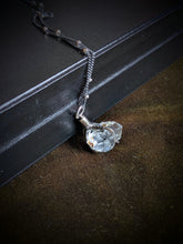 Load image into Gallery viewer, Gemstone Crow Claws
